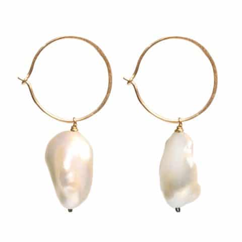Claire van Holthe: Hoop Pearl Earrings