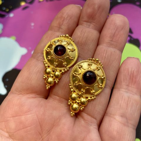 ancienne ambiance london - 21k gold etruscan revival garnet earrings