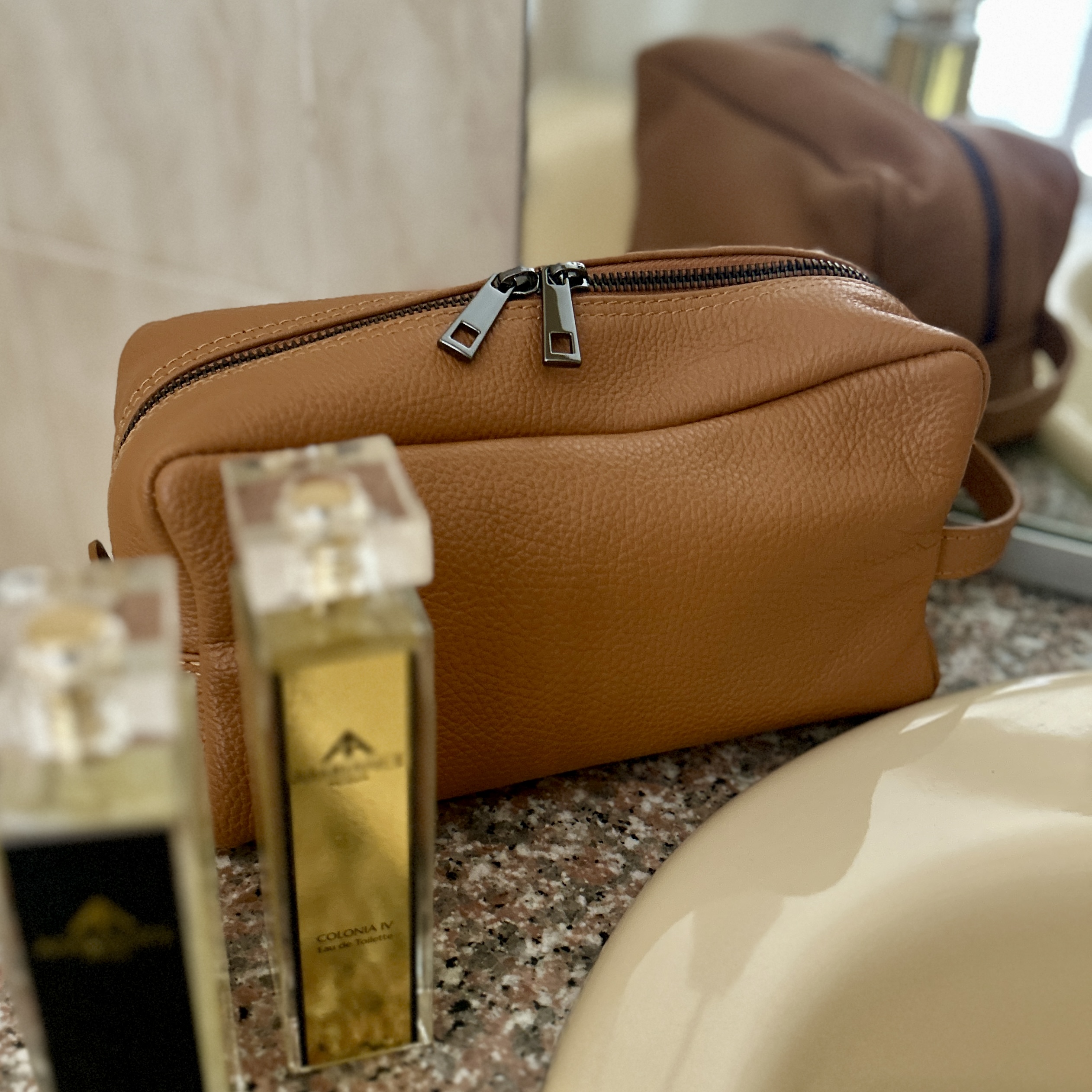 Ambiance Luxury Shower Oil Duo & Wash Bag Gift Set (Special Edition) - Image 8
