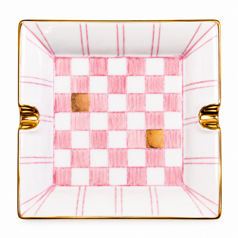 Square porcelain vide poche tidy tray with a pink and white checkered pattern and gold accents. The elegant design conveys a vintage and luxurious feel.
